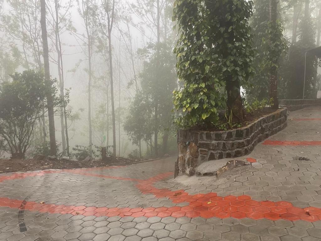 100 Oaks Estate Hotel Yercaud Exterior foto