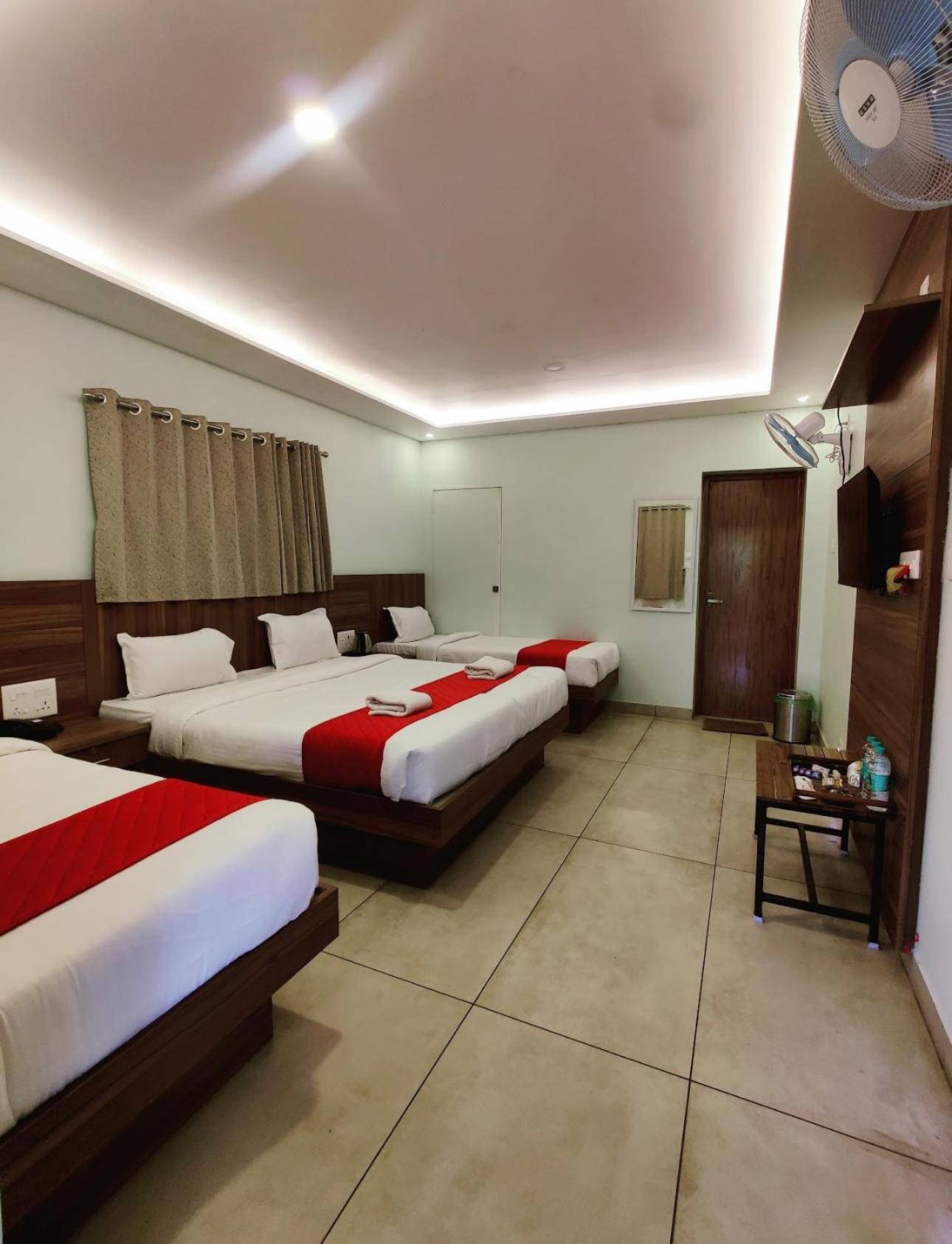 100 Oaks Estate Hotel Yercaud Exterior foto